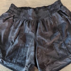 Lululemon Tracker shorts! Black camo!